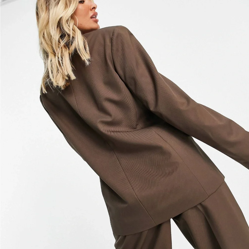 New with tags ASOS DESIGN masculine suit blazer in chocolate brown jacket US 4 - Picture 3 of 7